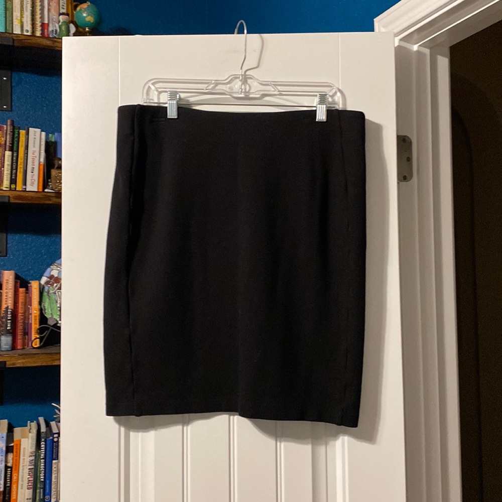Classic stretchy black pencil skirt